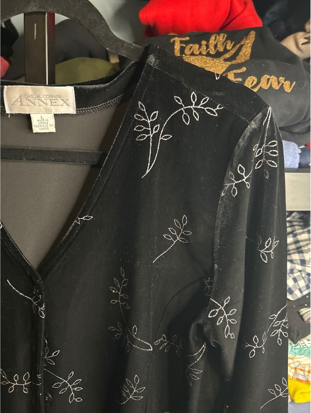 Annex Black Velvet Button-Up Blouse with Embroidered Leaf Pattern